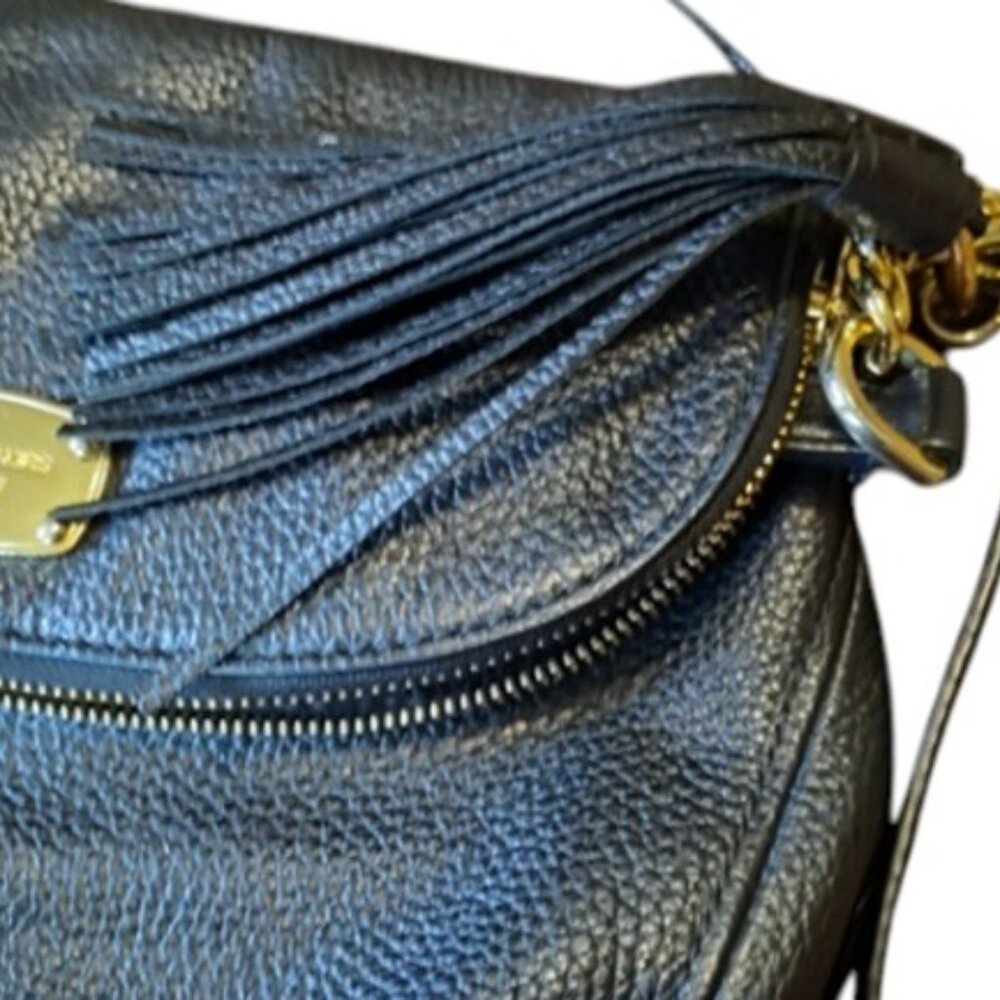 Stunning, Michael Kors, black leather bag.